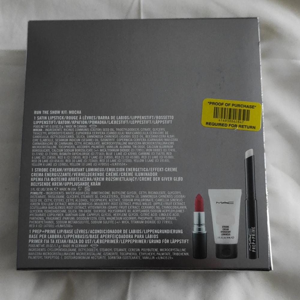 Mac Comestics Set - Picture 2 of 3